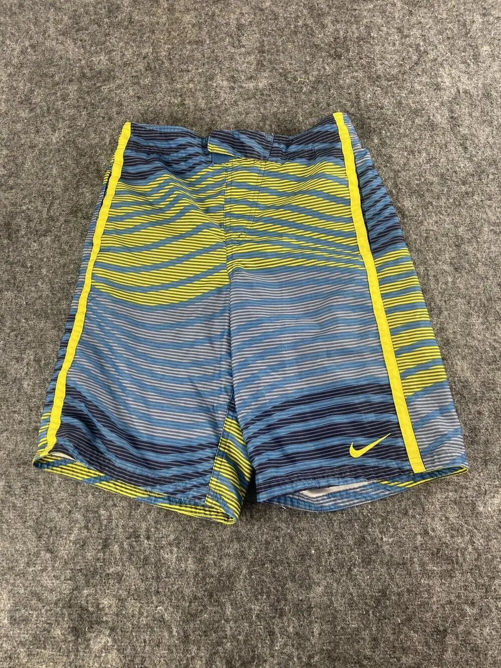 NIKE Boys Board Shorts Large 12 13 Years Blue Striped Swim Trunks Beach N327